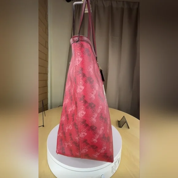 COACH- Reversible City ToteWith Horse and Carriage Print - Picture 4 of 11